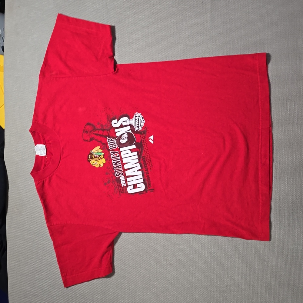 NHL Stanley Cup Champions Chicago Blackhawks Men's T-shirt Size Medium 2010